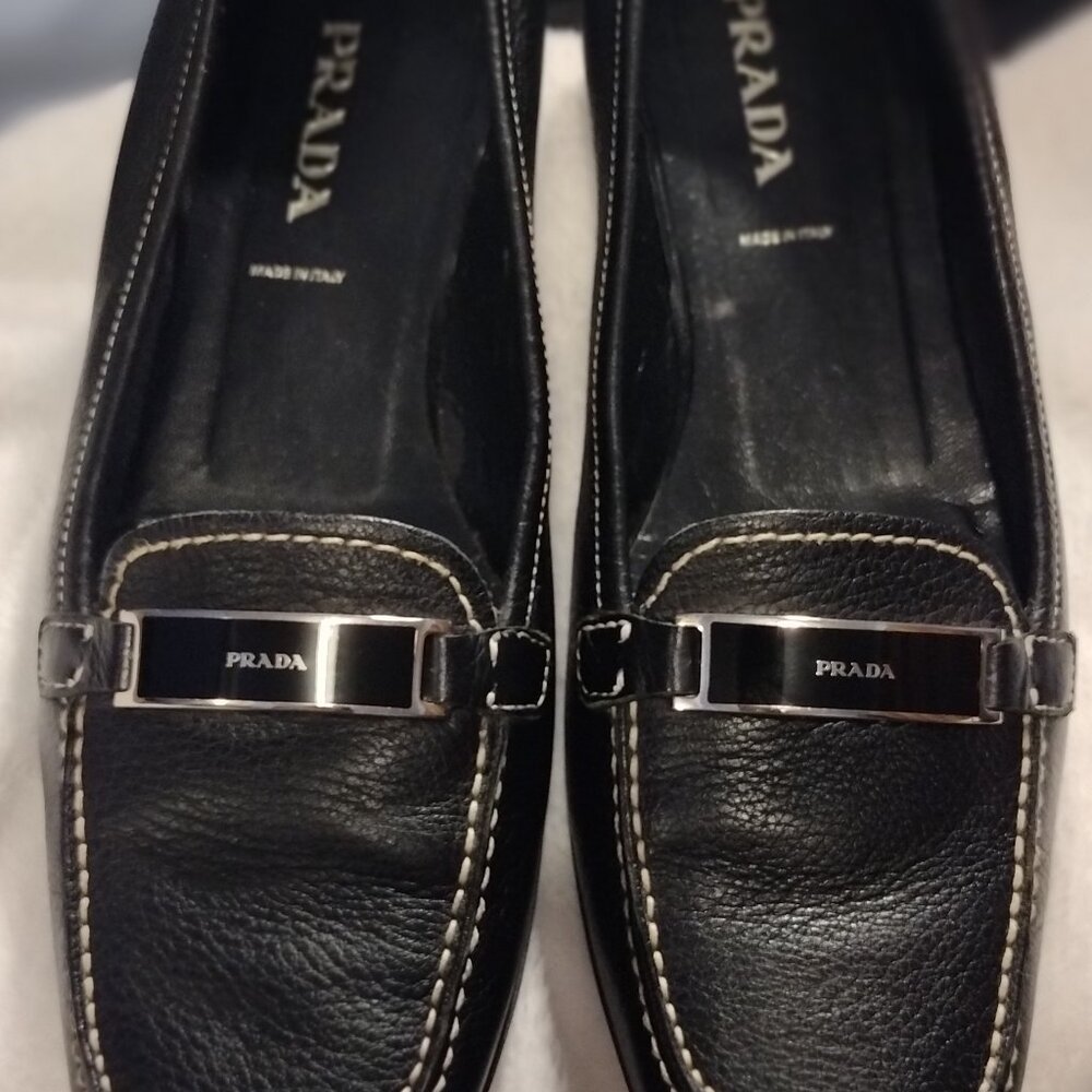 Vintage Prada Women Black loafers with white stitching  (US 9)